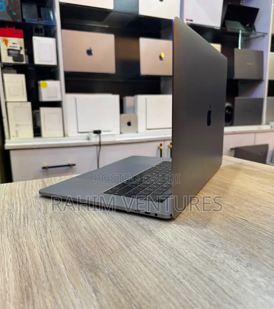 Laptop Apple MacBook Pro 2019 16GB Intel Core i9 SSD 1T