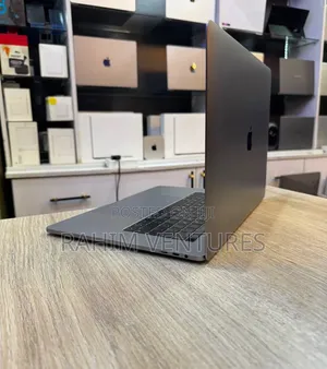 Laptop Apple MacBook Pro 2019 16GB Intel Core i9 SSD 1T