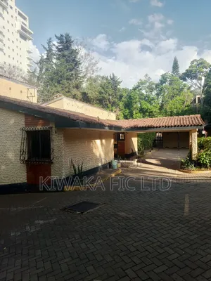 7bdrm House in Lavington, Riverside Drive for rent