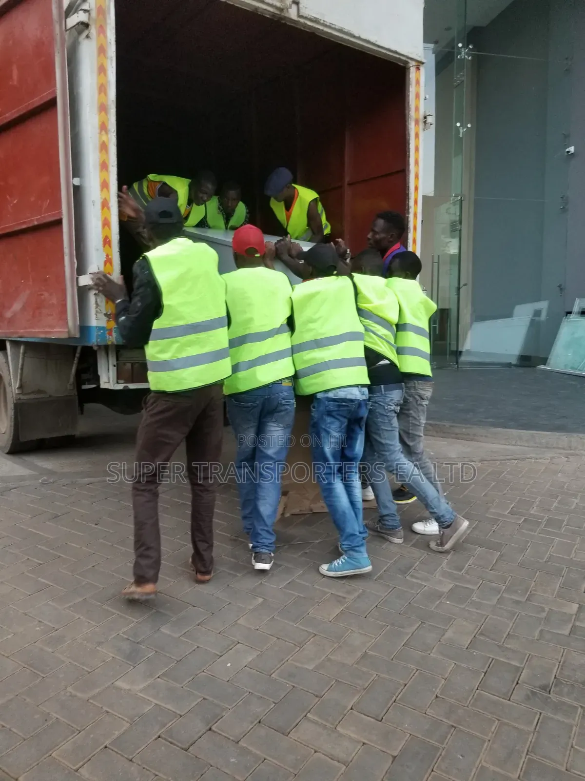 Daily Trips .Eldoret Tu Nairobi. MOVING a 2. BEDROOM