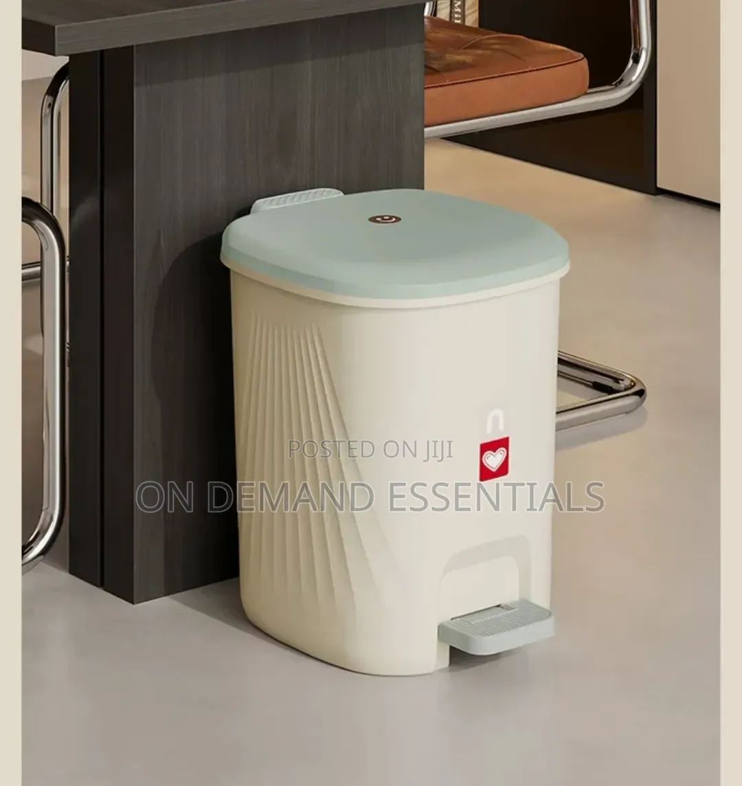 Nordic Style Pedal Trash Bin With Lid and Removable Inner Bucket