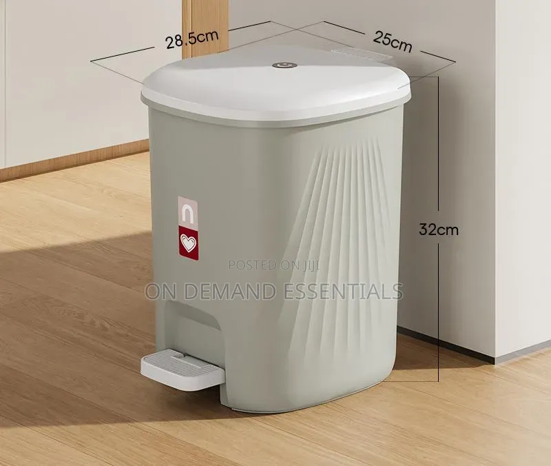 Nordic Style Pedal Trash Bin With Lid and Removable Inner Bucket