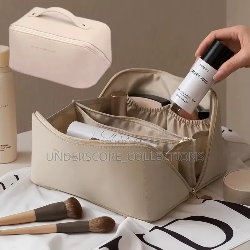 Large Capacity Luxury PU Leather Cosmetic Makeup Bag/Organizer*