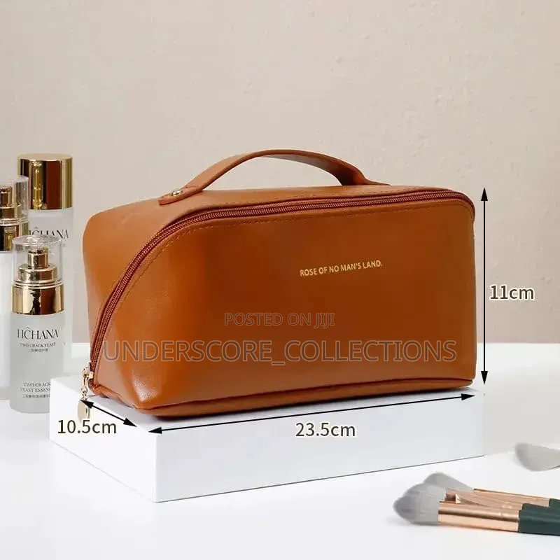 Large Capacity Luxury PU Leather Cosmetic Makeup Bag/Organizer*