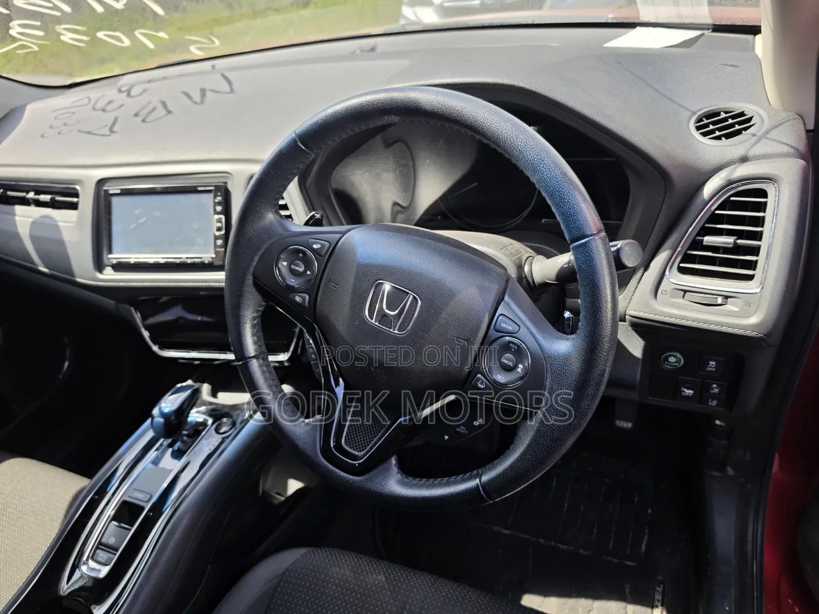 Honda Vezel 2019 Red