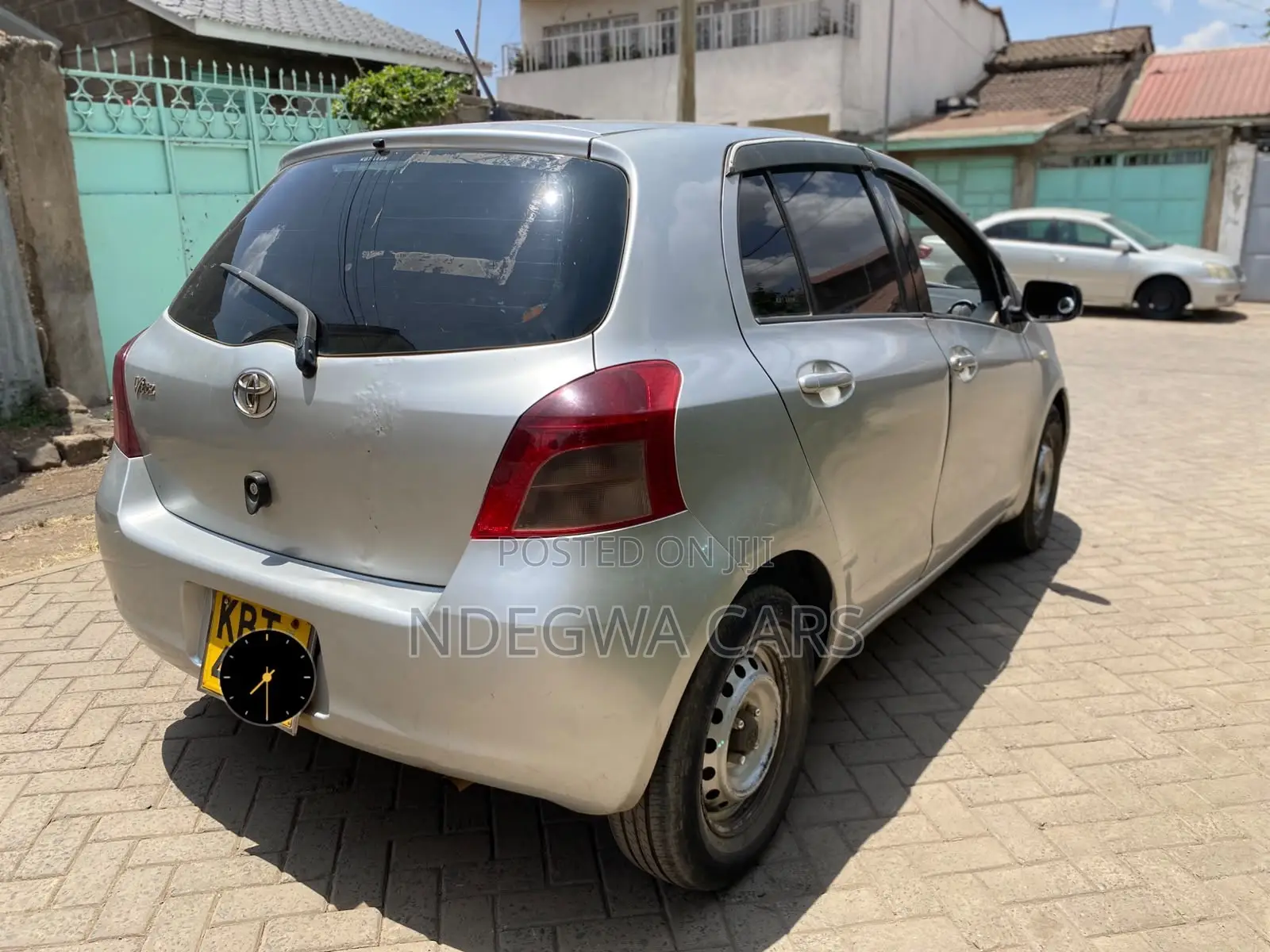 Toyota Vitz 2007 Silver