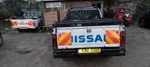 Nissan Hardbody 1999 White