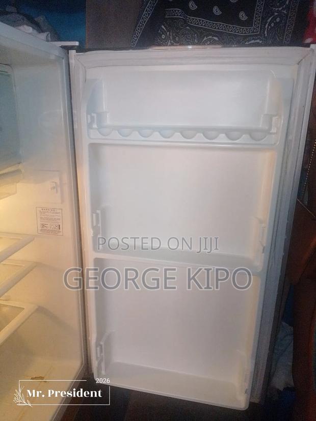 Fridge in Kitchen - thumbnail 3