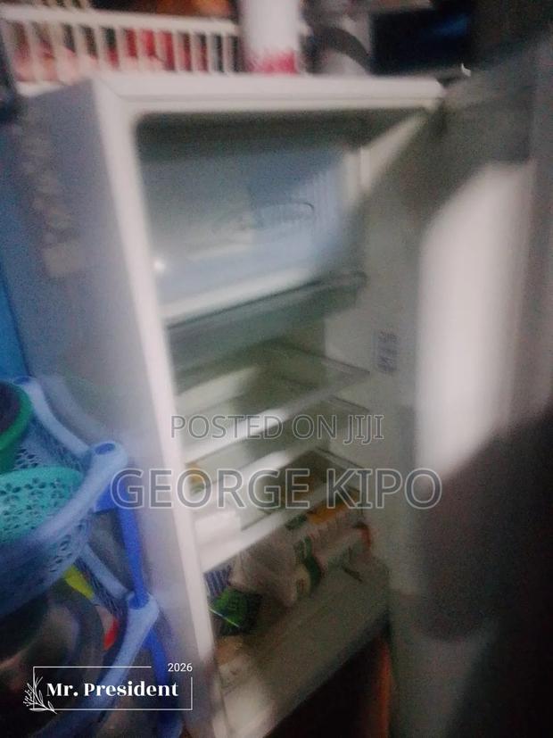 Fridge in Kitchen - thumbnail 6