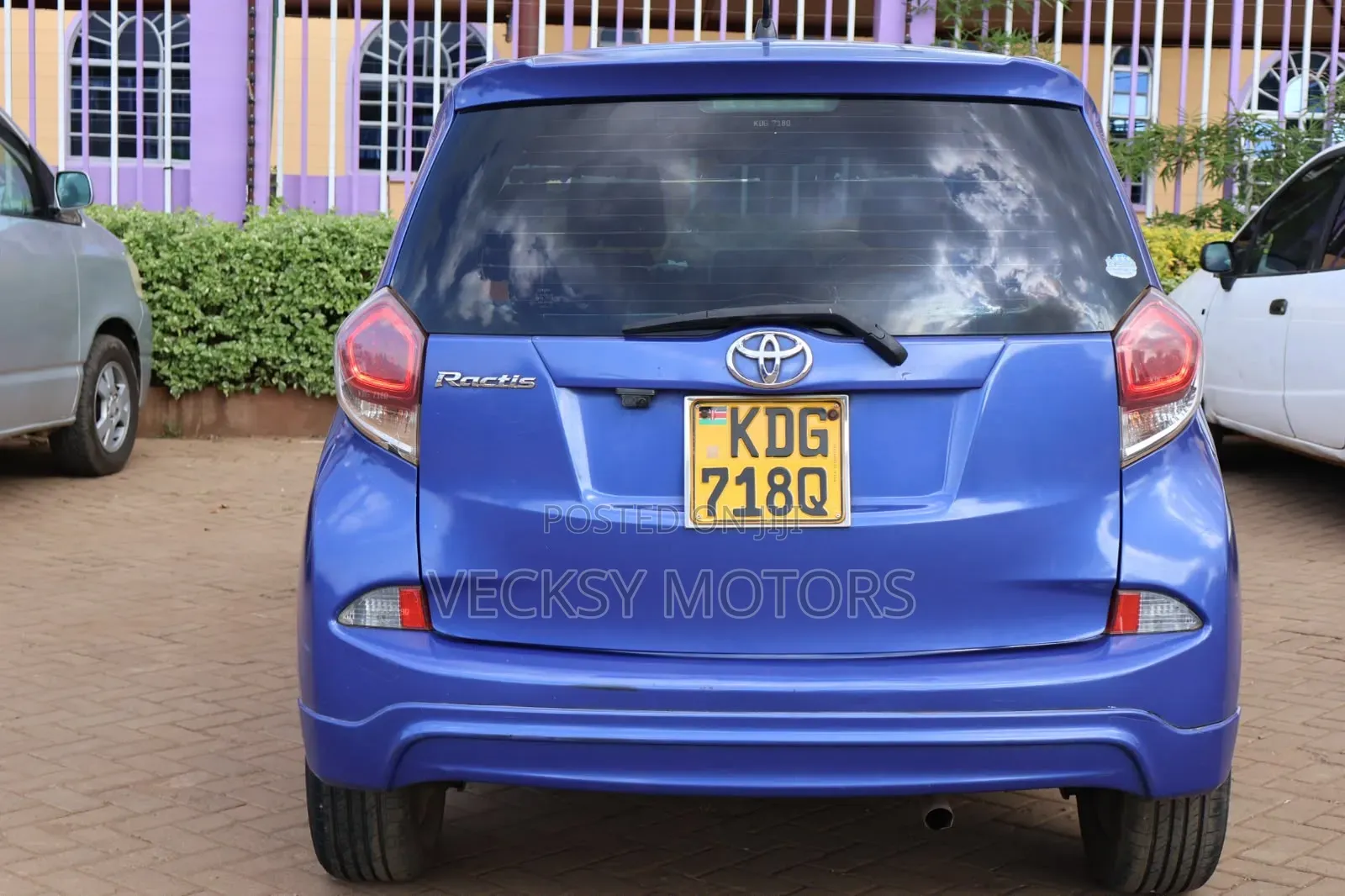 Toyota Ractis 2014 Blue