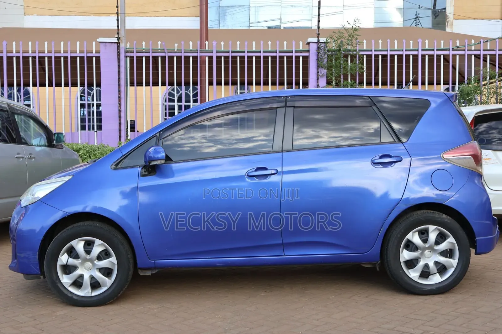 Toyota Ractis 2014 Blue