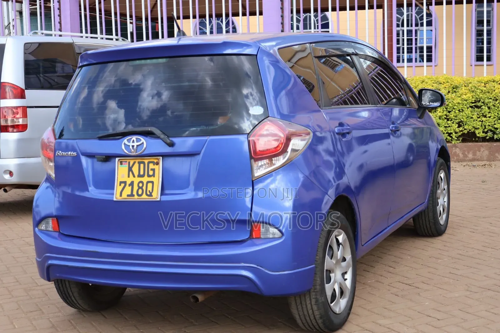 Toyota Ractis 2014 Blue