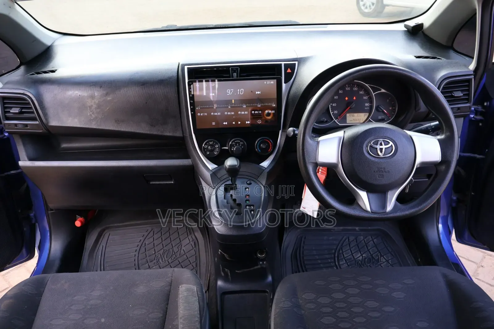 Toyota Ractis 2014 Blue