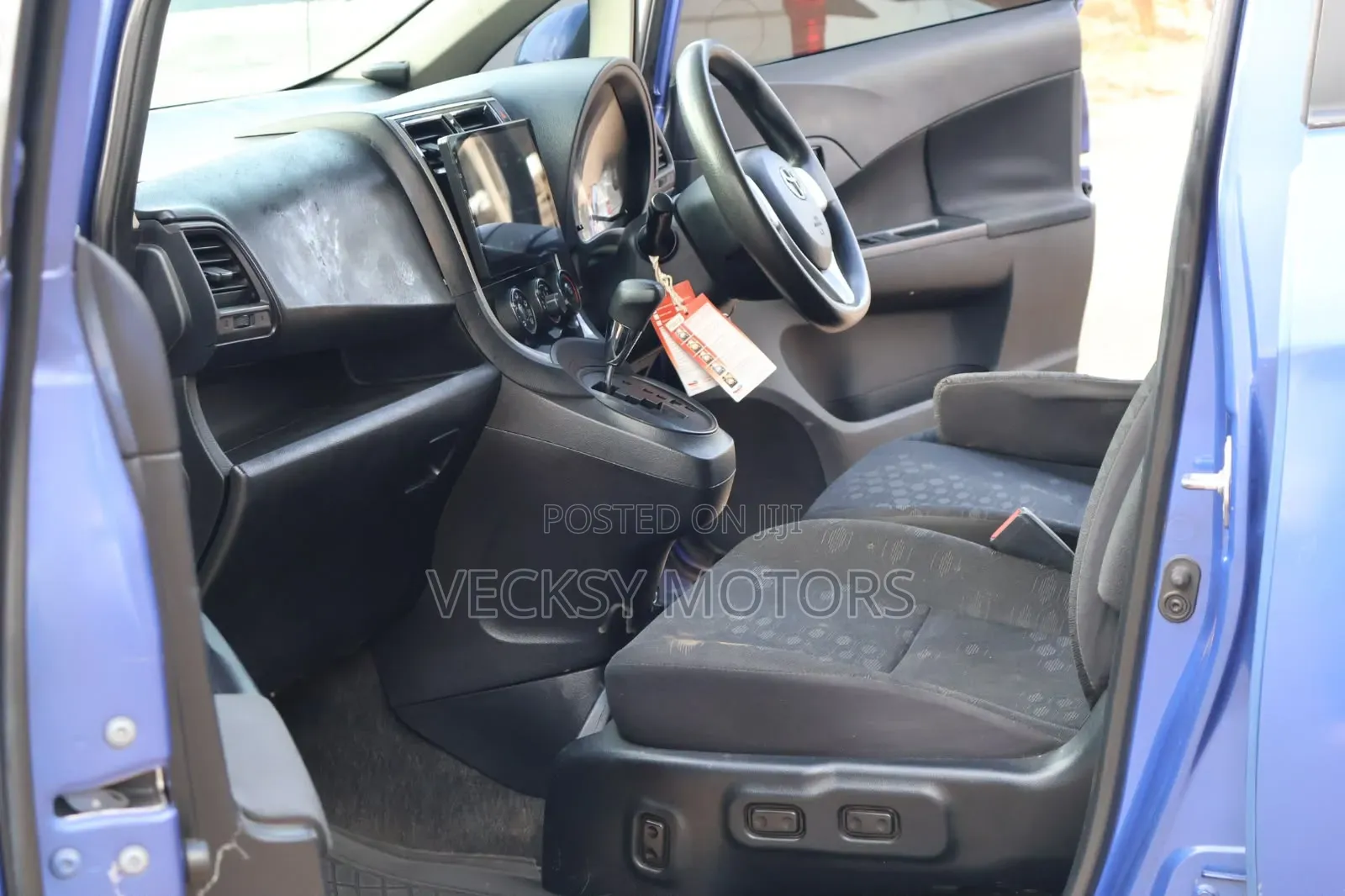 Toyota Ractis 2014 Blue