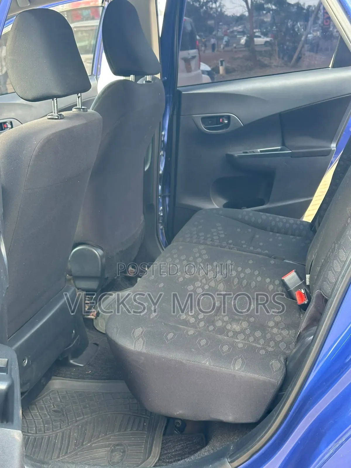 Toyota Ractis 2014 Blue