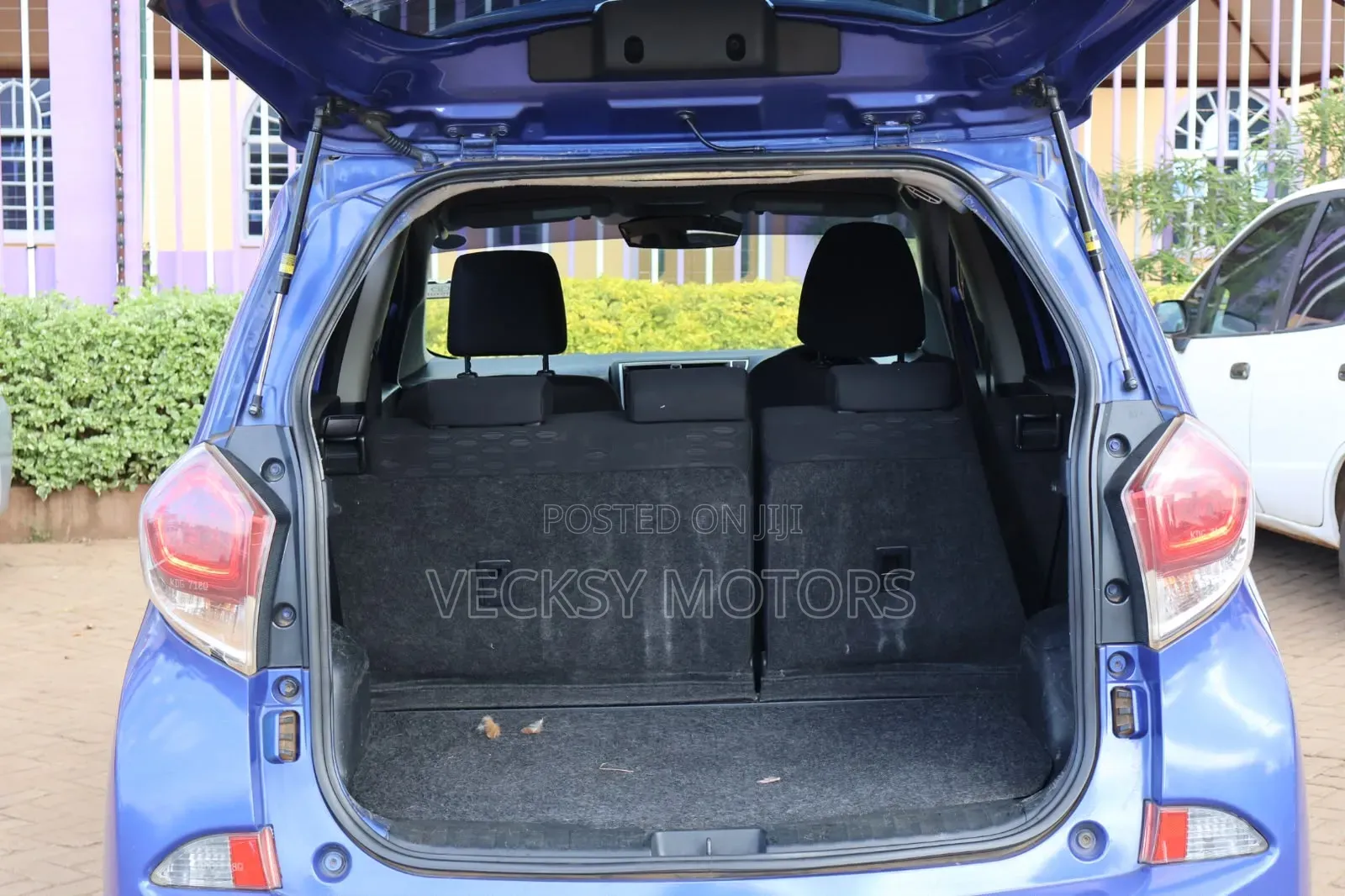 Toyota Ractis 2014 Blue