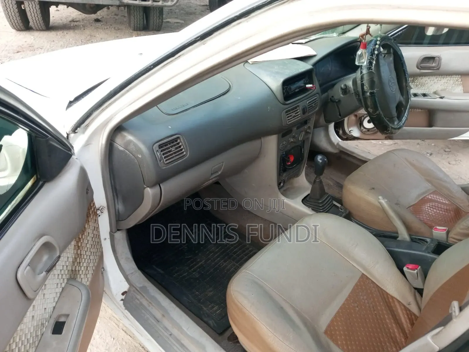 Toyota Corolla 1996 White