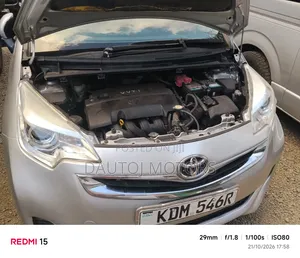 Toyota Ractis 2016 Silver
