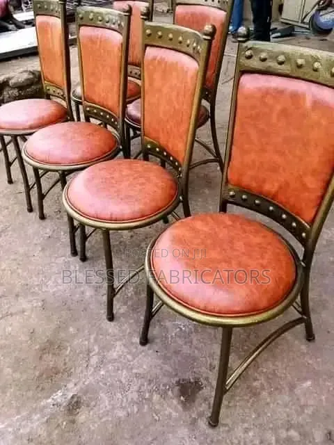 Round Balls Chair