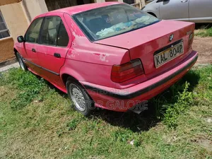 BMW 318i 1992 Red
