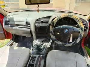 BMW 318i 1992 Red