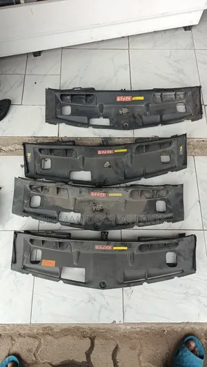 Upper Radiator Fan Shroud Trim Covers