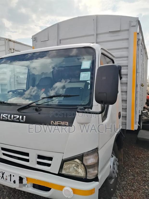 Isuzu NPR 4.3
