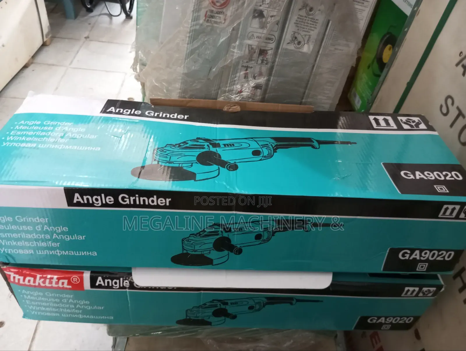 Makita Angle Grinder GA9020