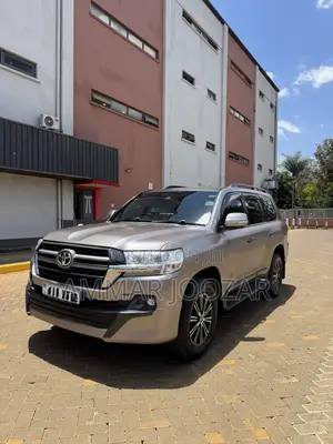 Toyota Land Cruiser 4.6 V8 ZX 2016 White