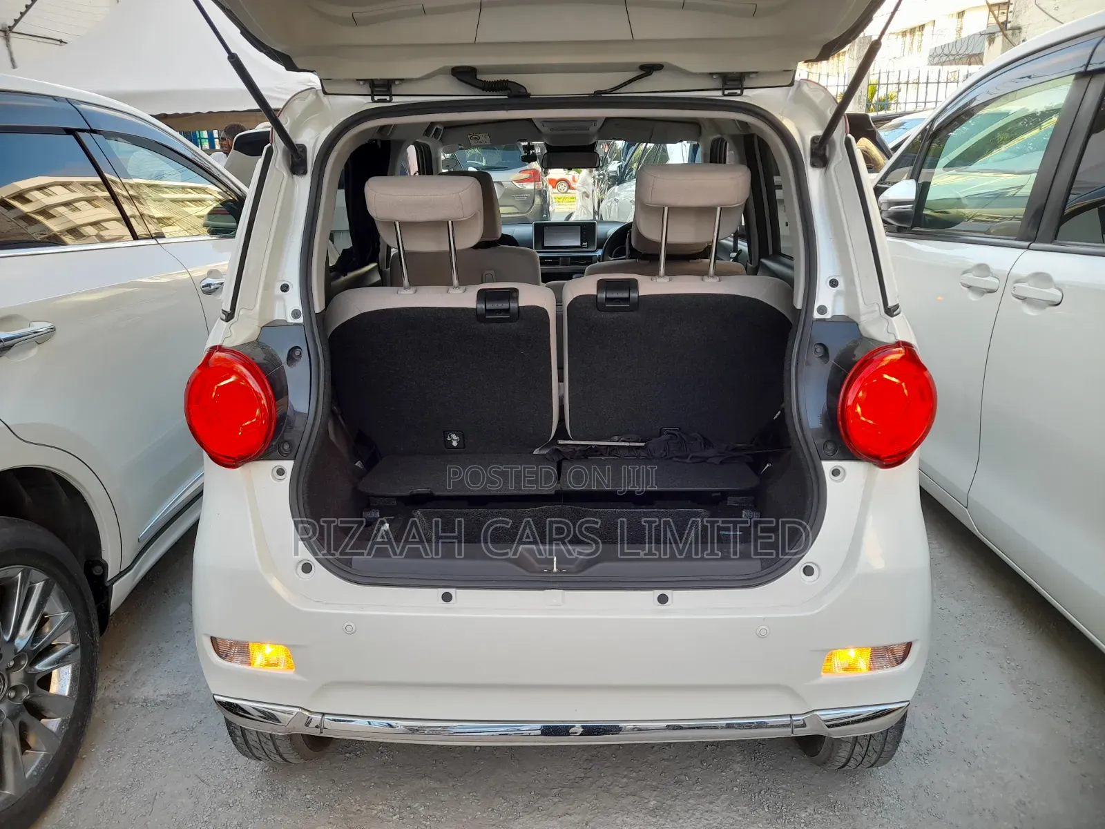 Daihatsu Cast 2020 White
