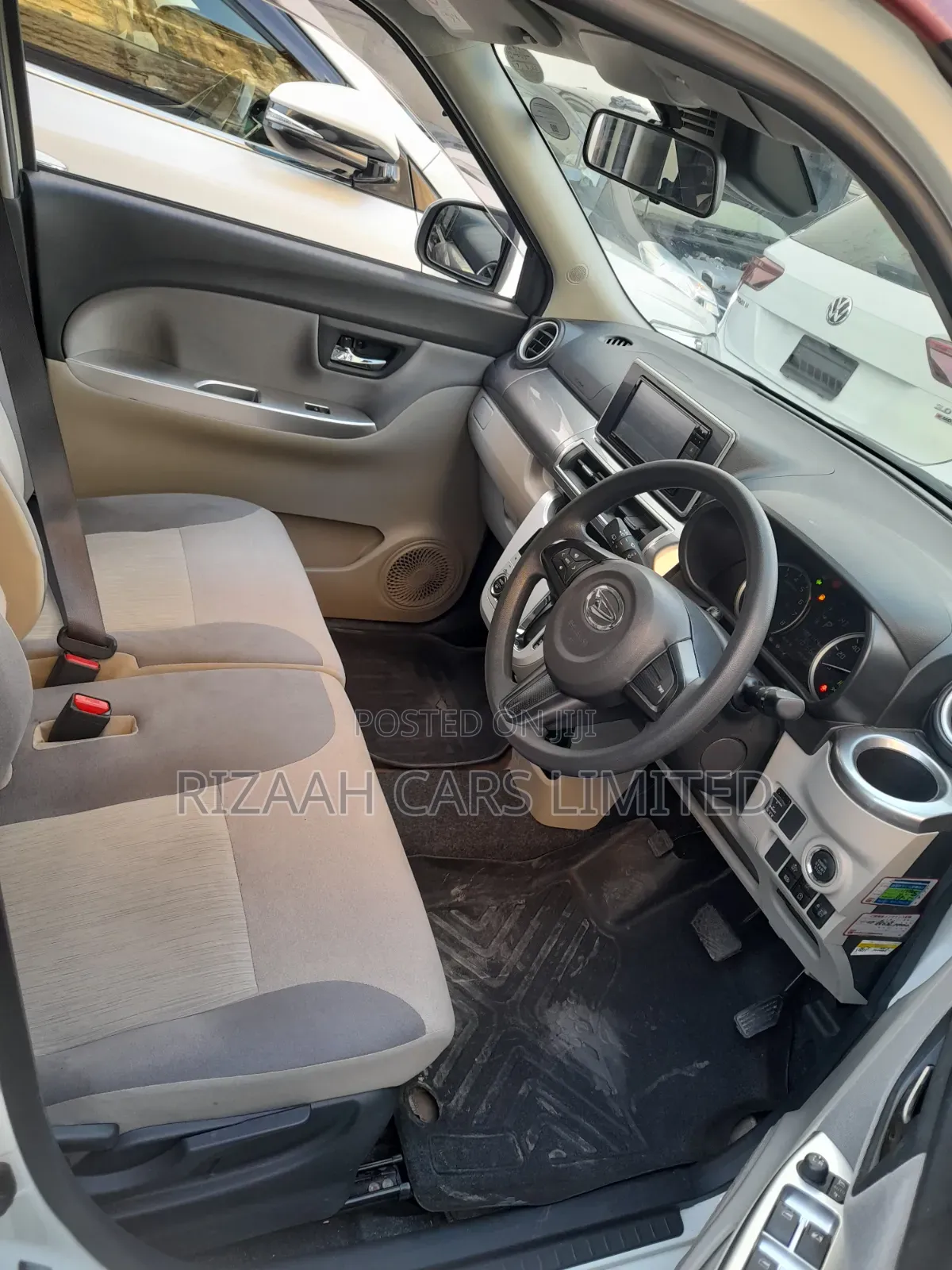 Daihatsu Cast 2020 White