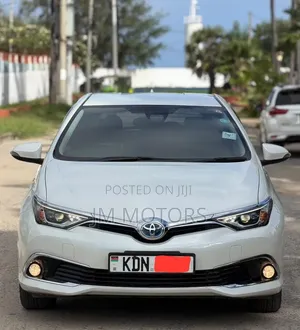 Toyota Auris 2016 Pearl