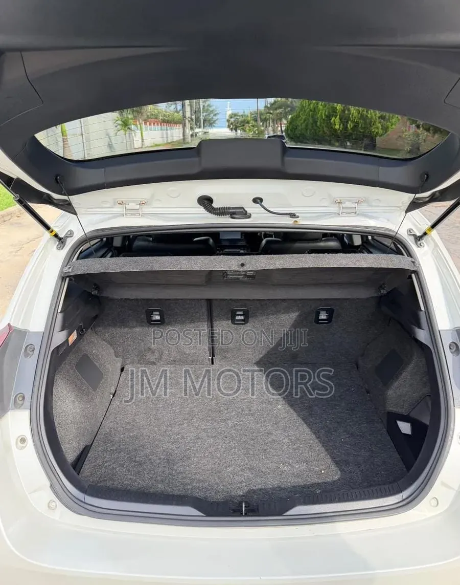 Toyota Auris 2016 Pearl