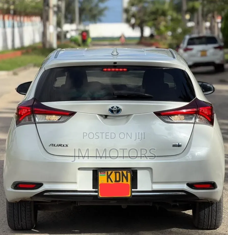Toyota Auris 2016 Pearl