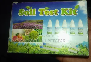 Soil Test Kit for Gardeners and Farmers to Analyze Soil Nutrients