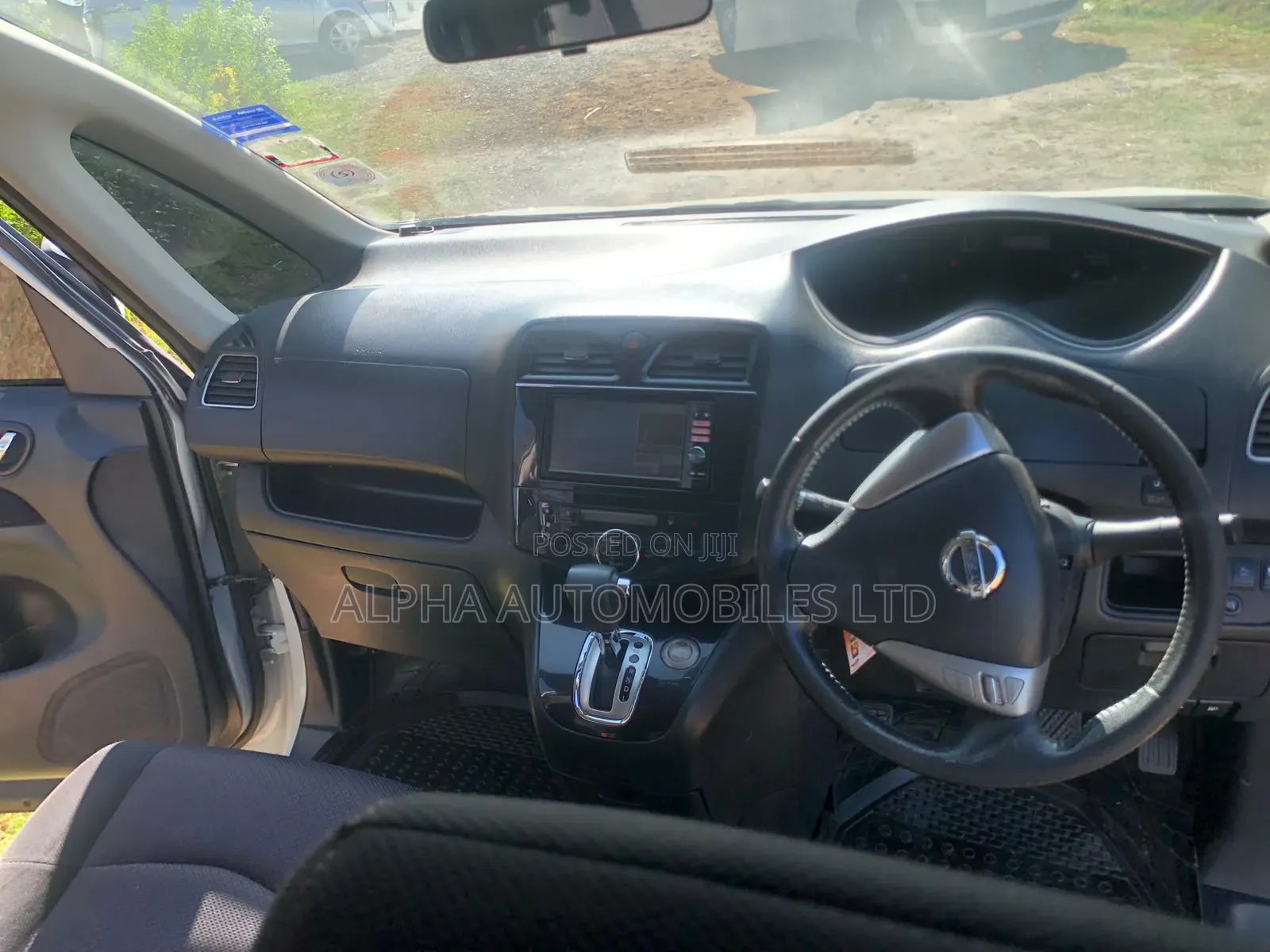 Nissan Serena 2011 White