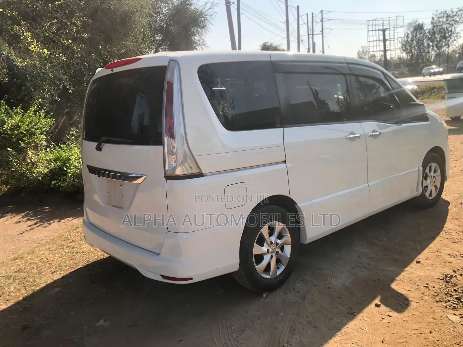 Nissan Serena 2011 White