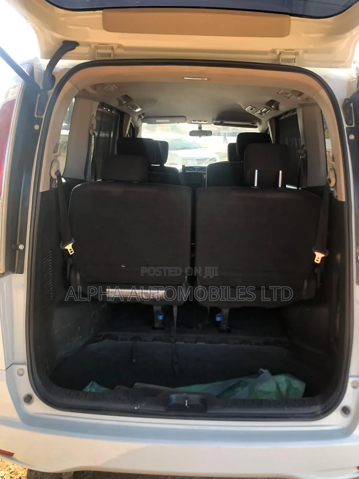 Nissan Serena 2011 White