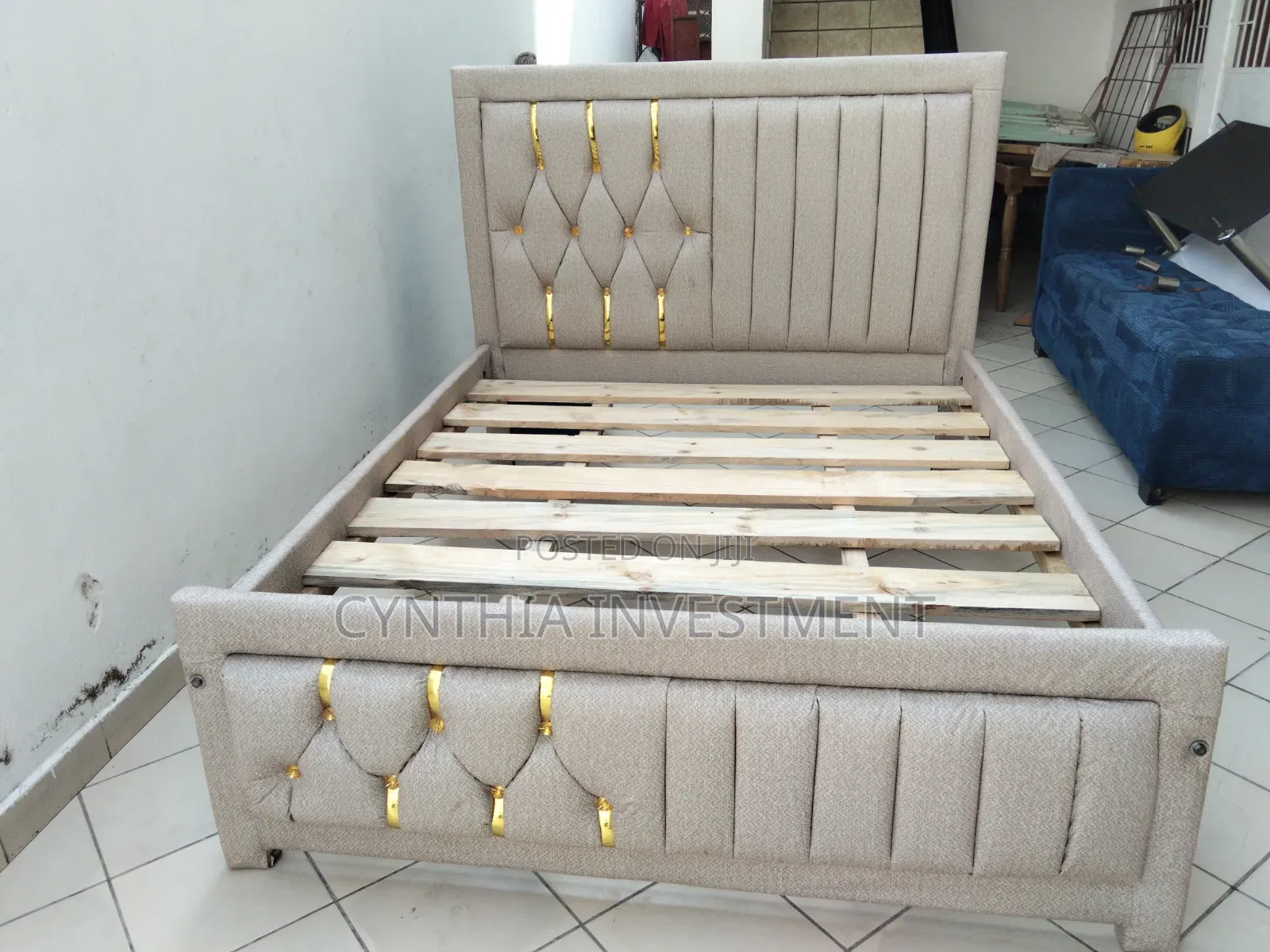 5 by 6 Mocket With Gold Strip