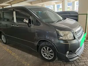 Toyota Voxy 2007 Silver