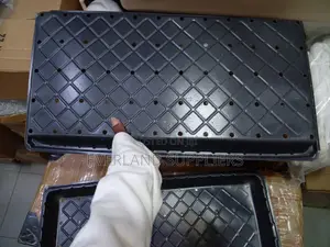 Hydroponic Trays for Excess Water Removal - With Holes