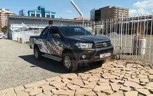 Toyota Hilux 2016 Gray