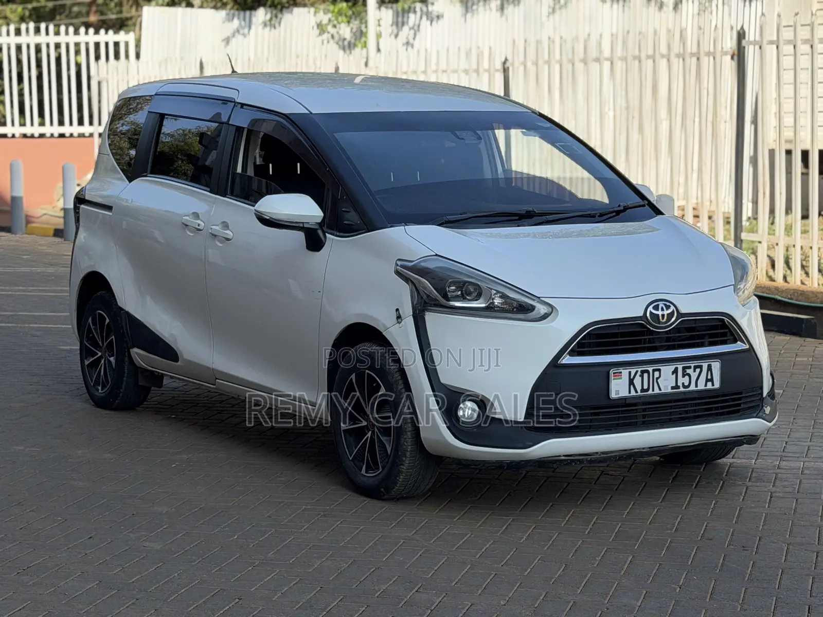 Toyota Sienta 2016 White