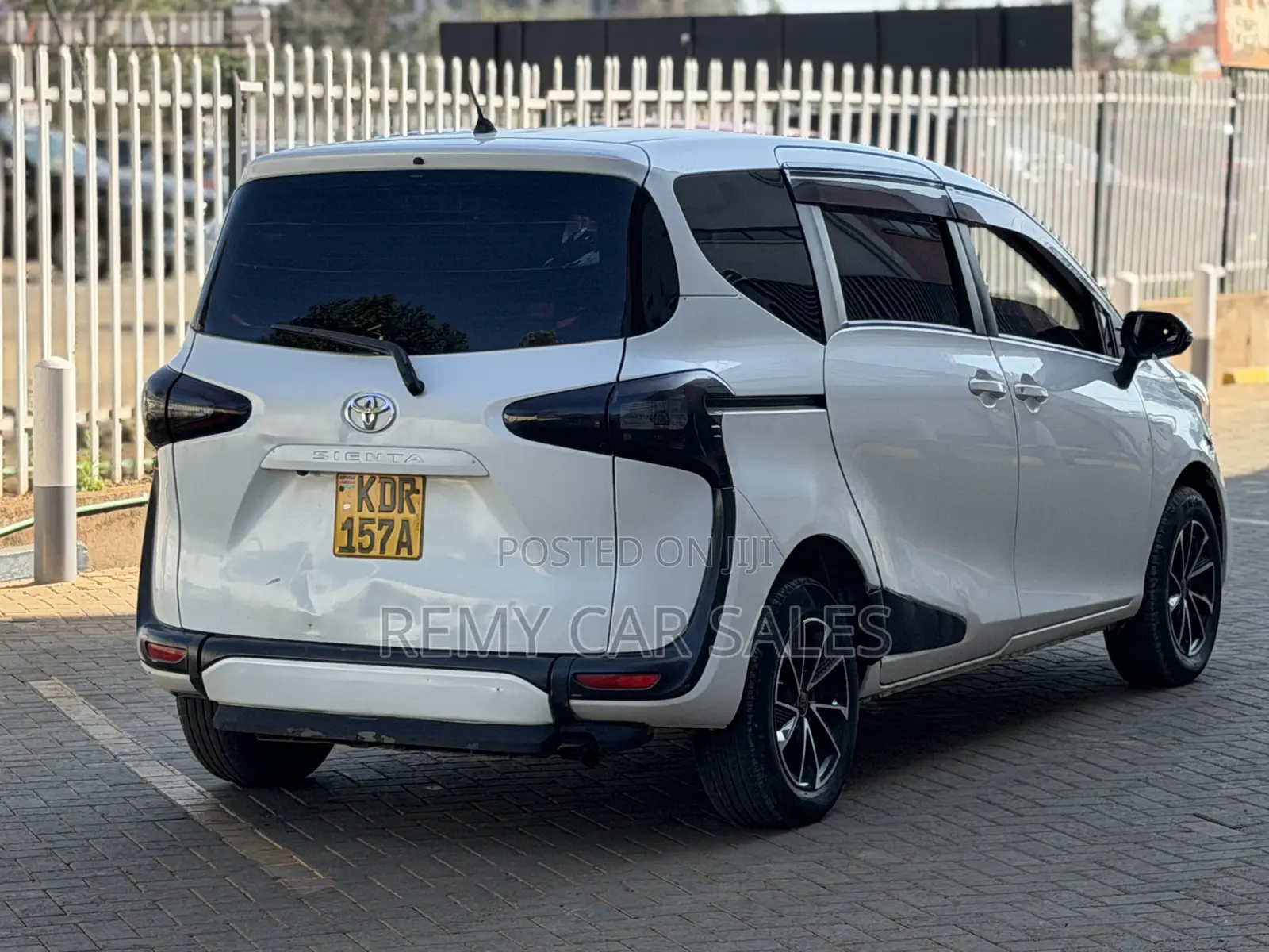 Toyota Sienta 2016 White