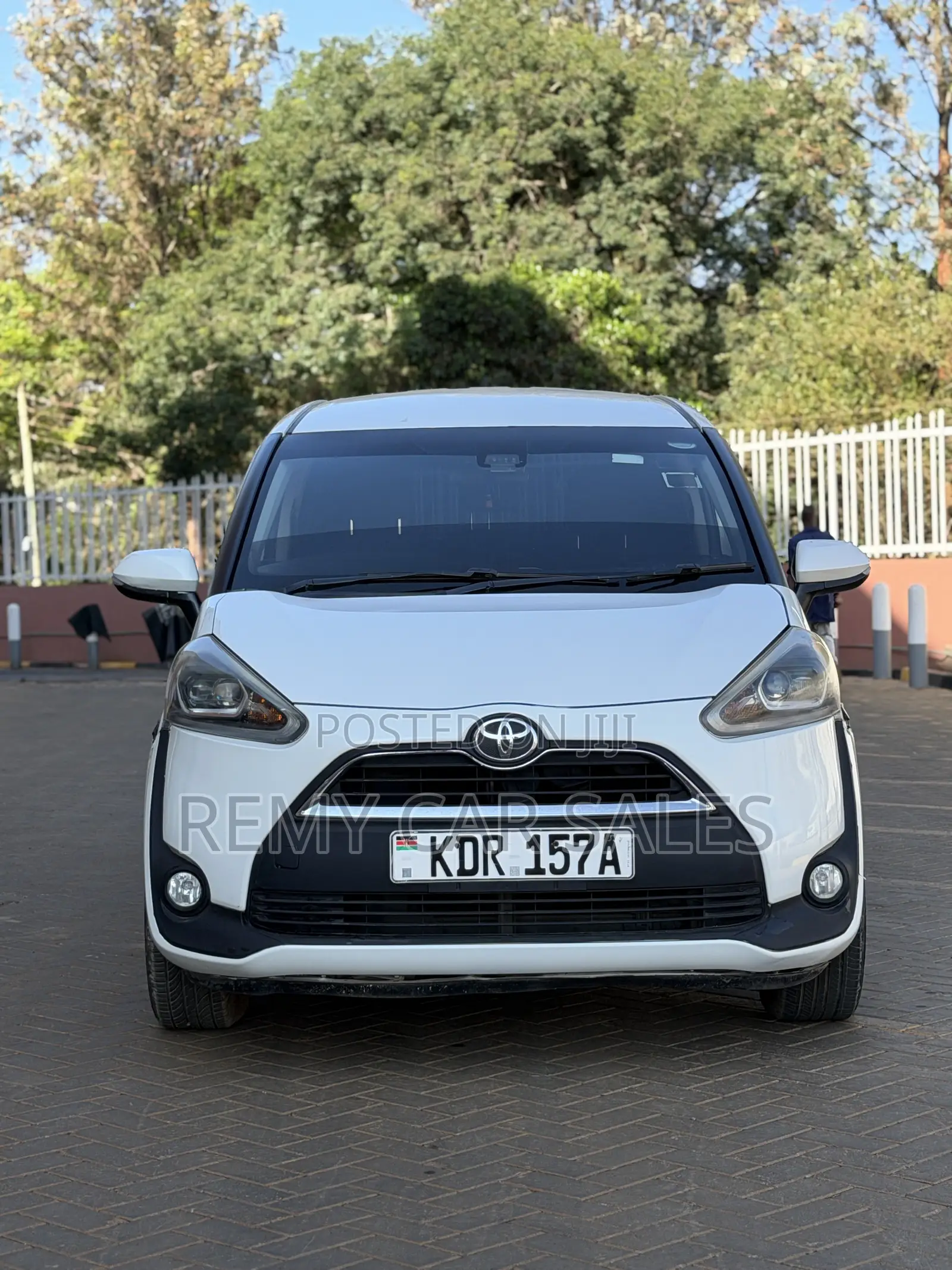 Toyota Sienta 2016 White