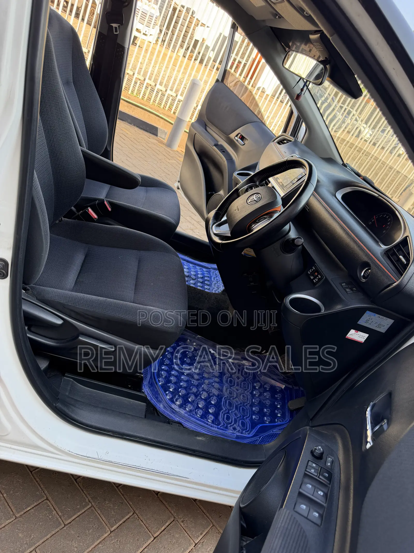 Toyota Sienta 2016 White