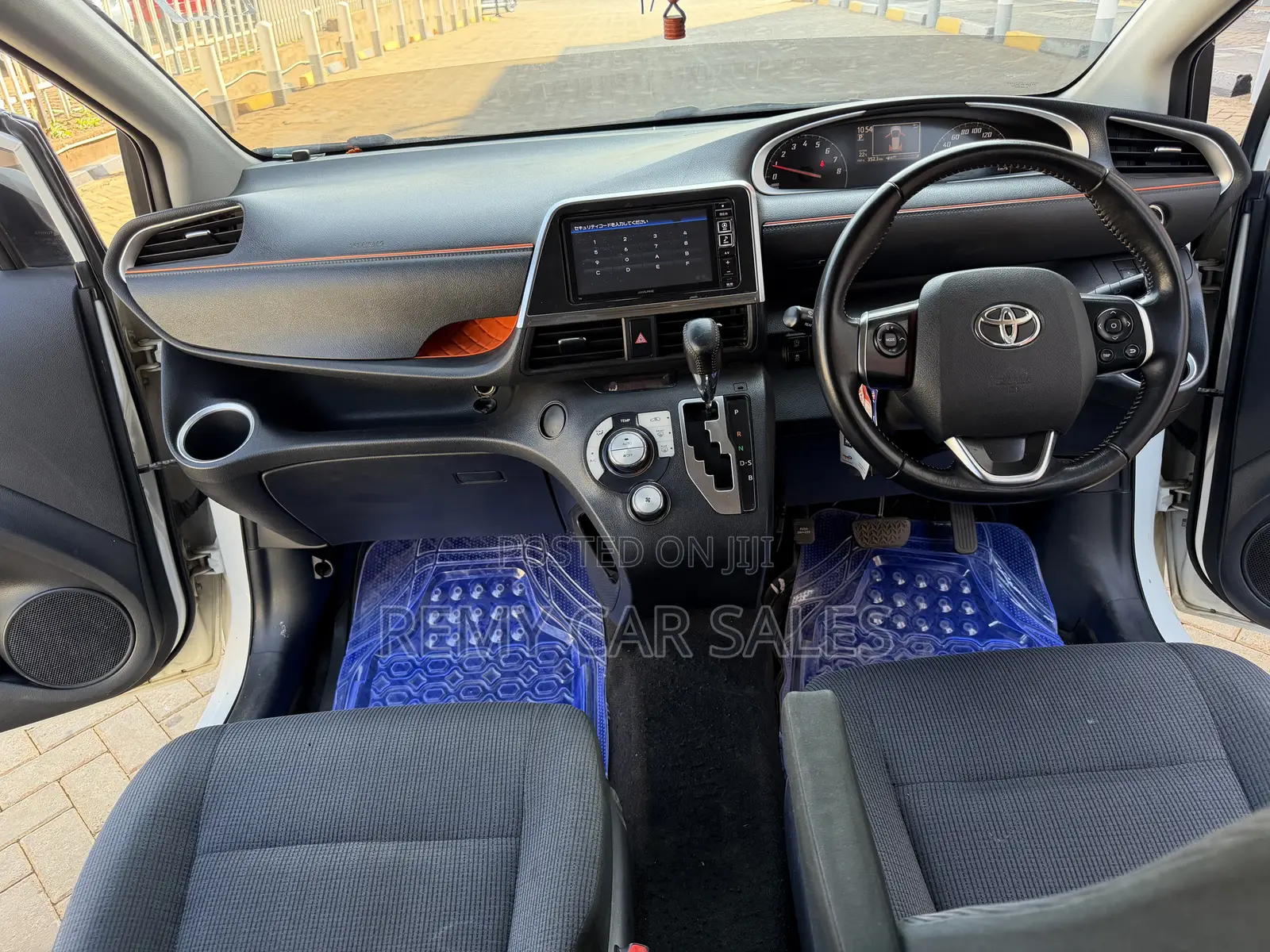 Toyota Sienta 2016 White
