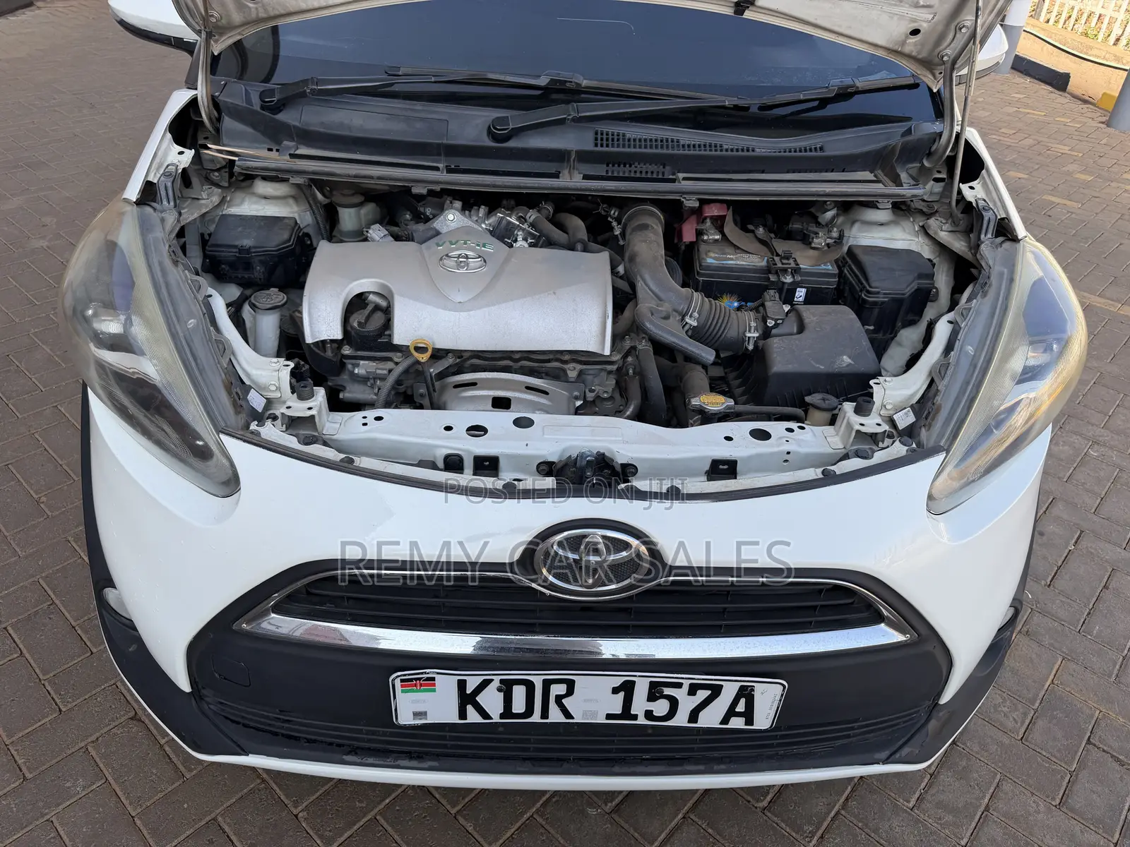 Toyota Sienta 2016 White