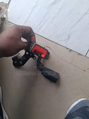 W212 Seat Buckle
