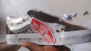 Vans of the Wall